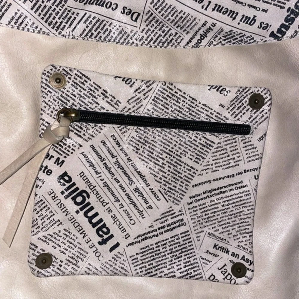 Maurizio Taiuti gazette newspaper purse crossbody bag made in Italy - Picture 9 of 12